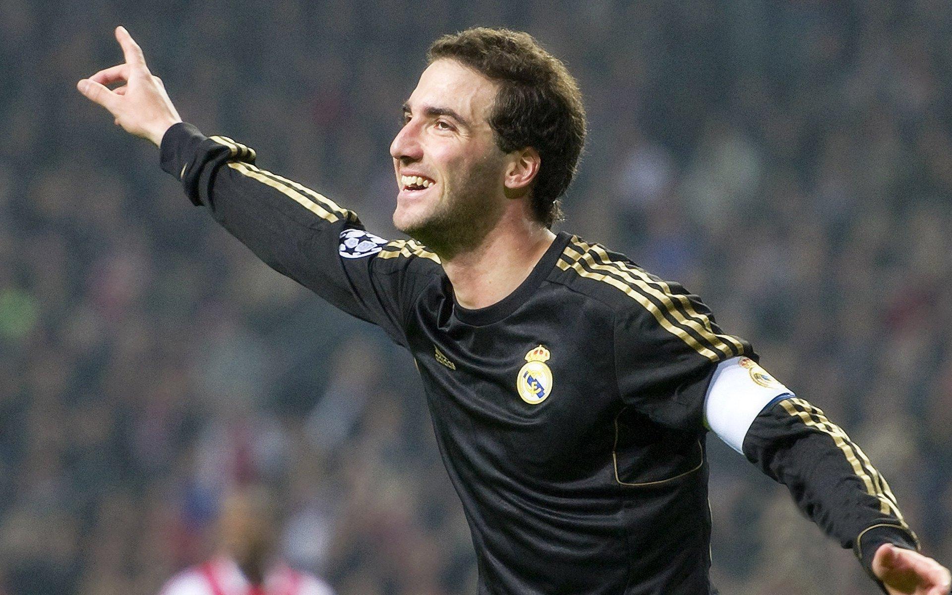 多特蒙德锋线新阵发威 阿德耶米传射建功助球队力克圣保利